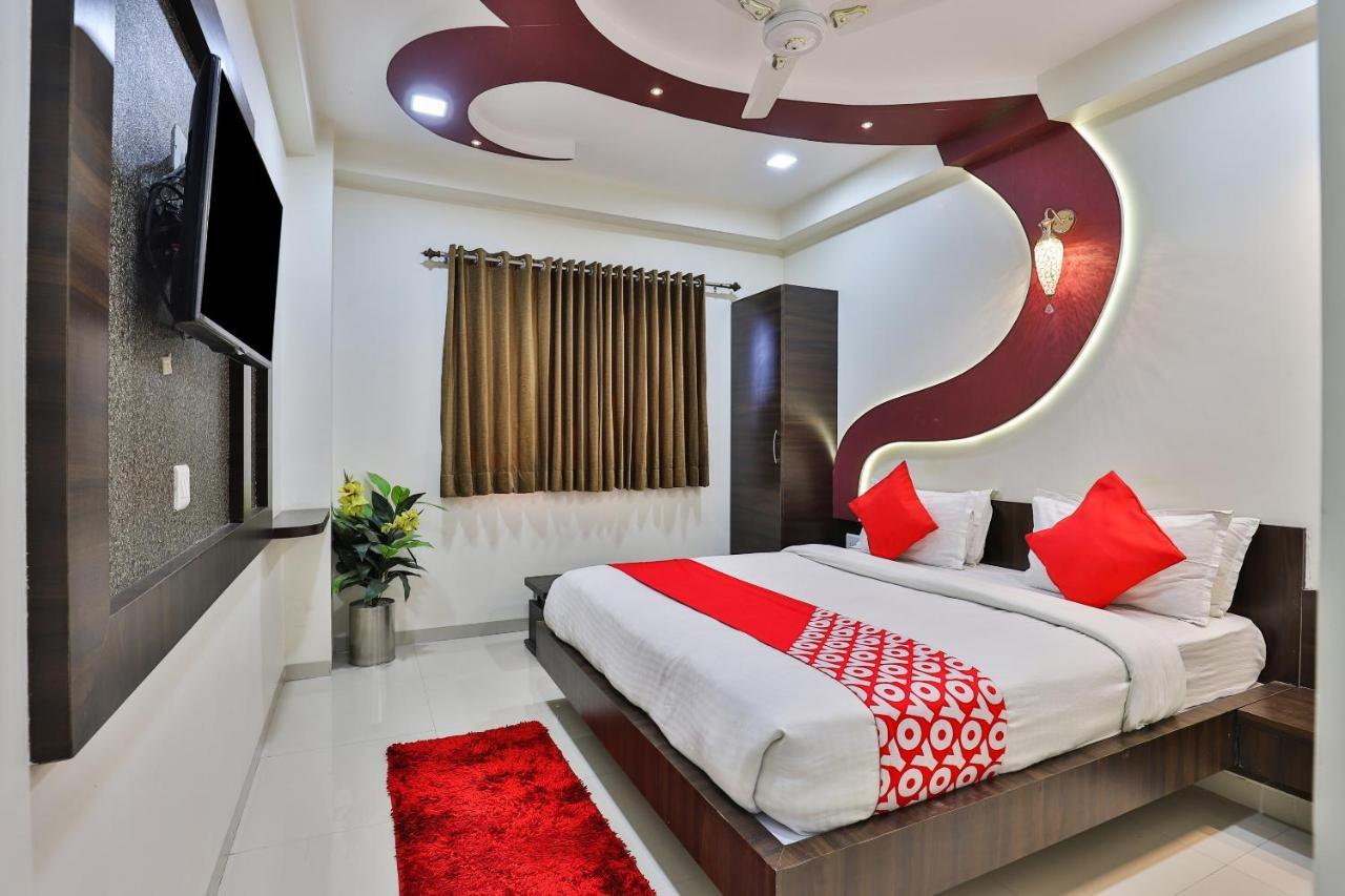 Collection O 7557 Hotel Shiv Kunj Exotica Naroda Exteriör bild