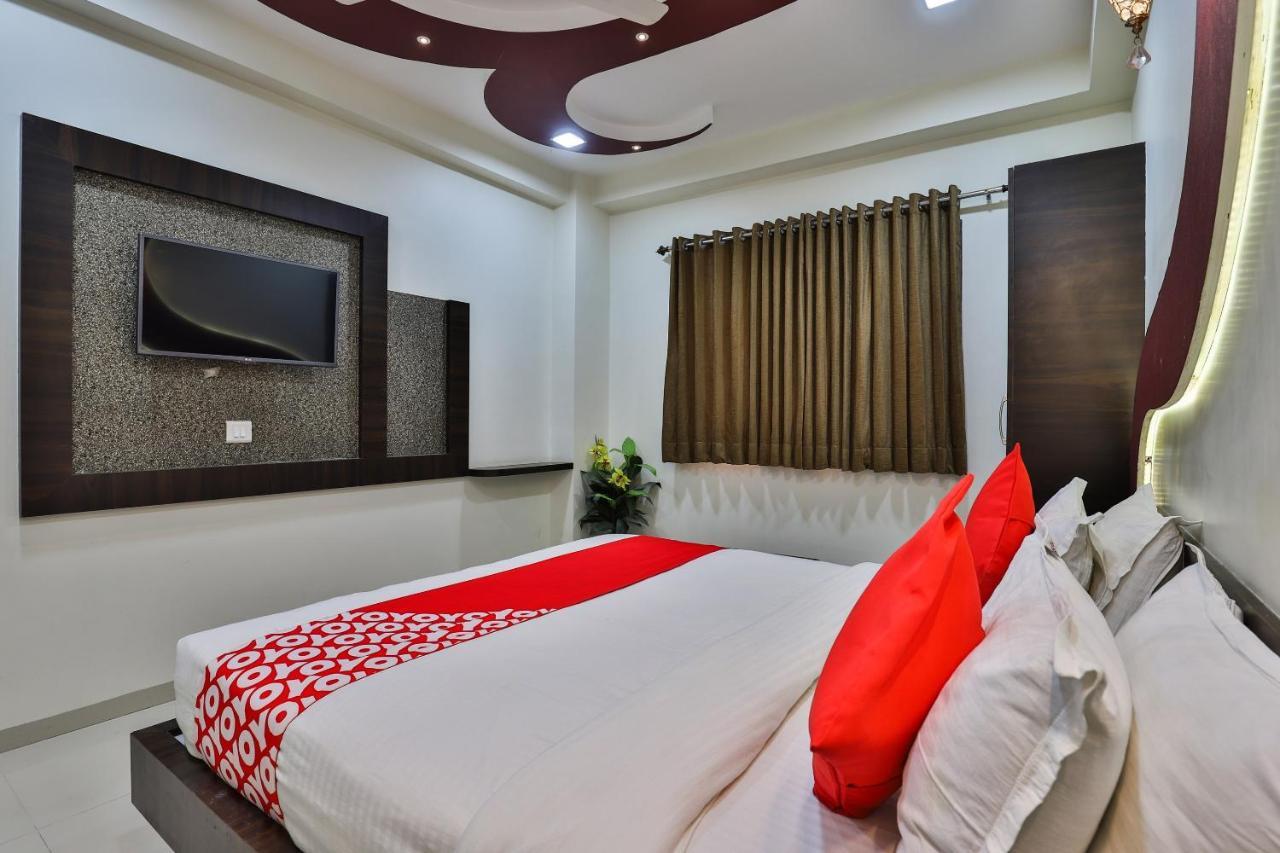 Collection O 7557 Hotel Shiv Kunj Exotica Naroda Exteriör bild