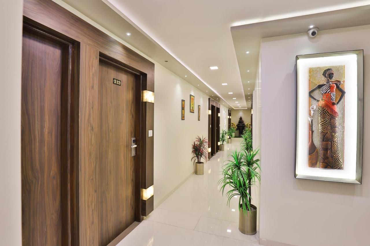 Collection O 7557 Hotel Shiv Kunj Exotica Naroda Exteriör bild