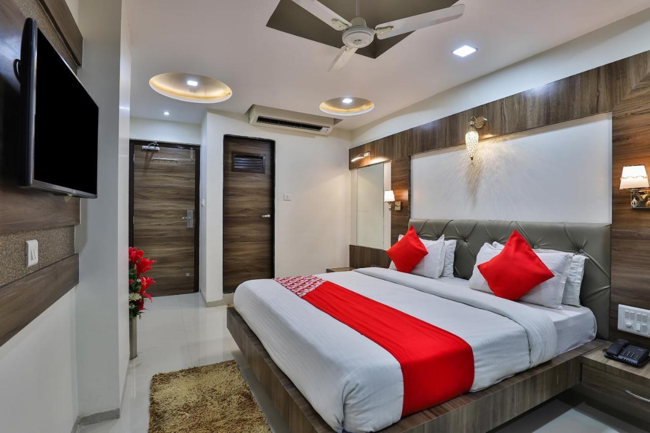 Collection O 7557 Hotel Shiv Kunj Exotica Naroda Exteriör bild